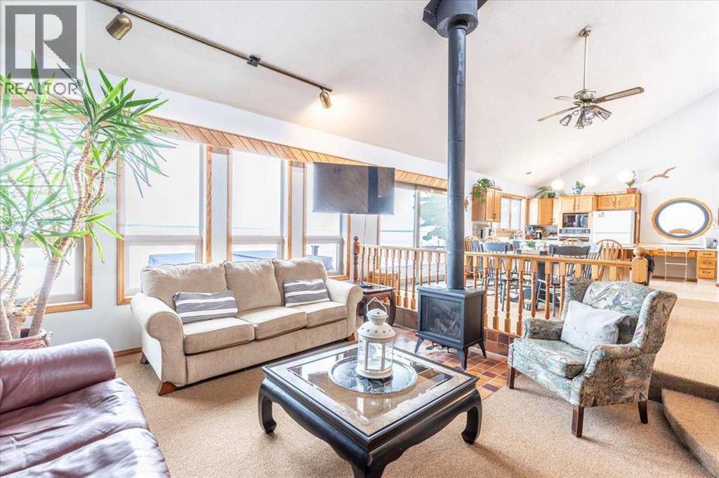Listing photo – 35 Lakeshore Drive, Grandview