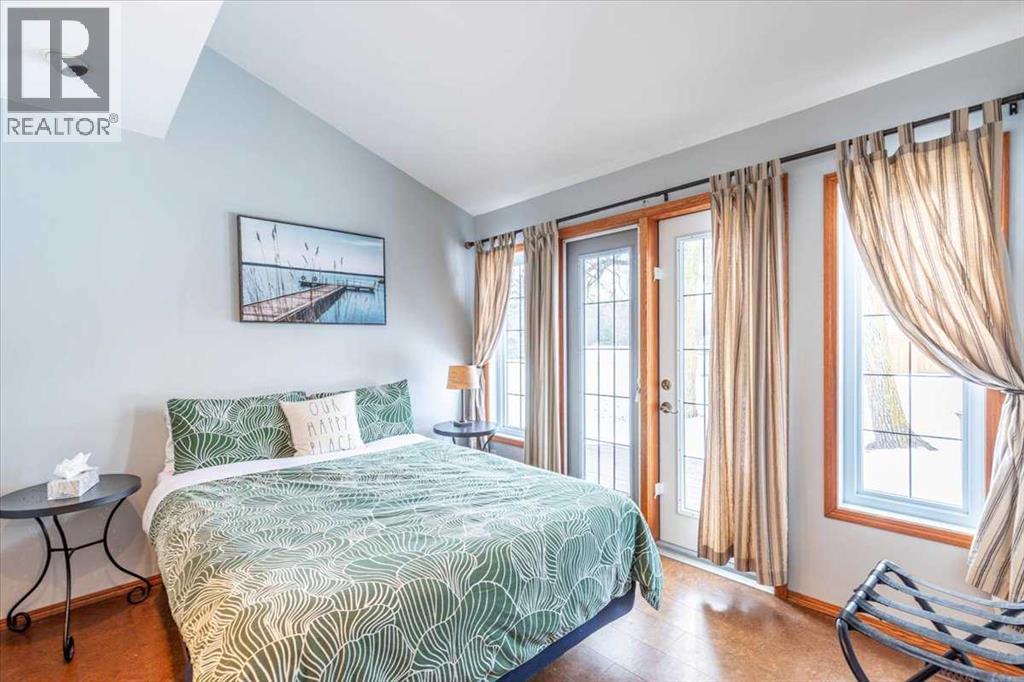 Listing photo – 35 Lakeshore Drive, Grandview