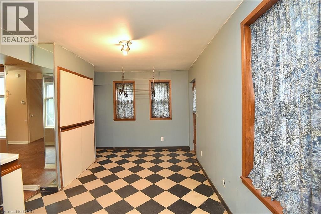 128 HESS Street S - Image 19
