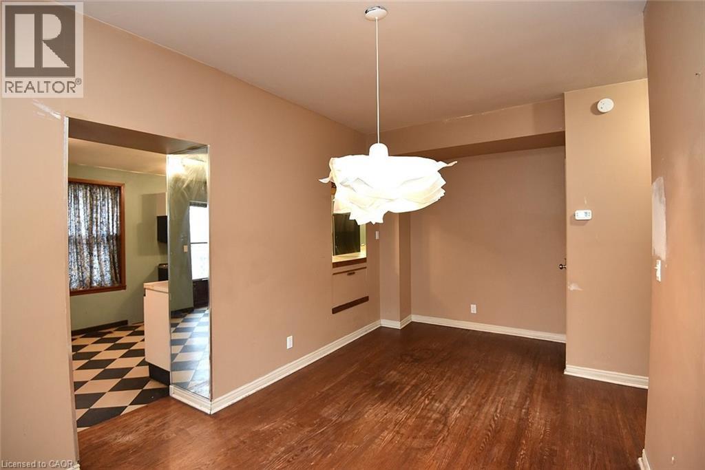 128 HESS Street S - Image 14
