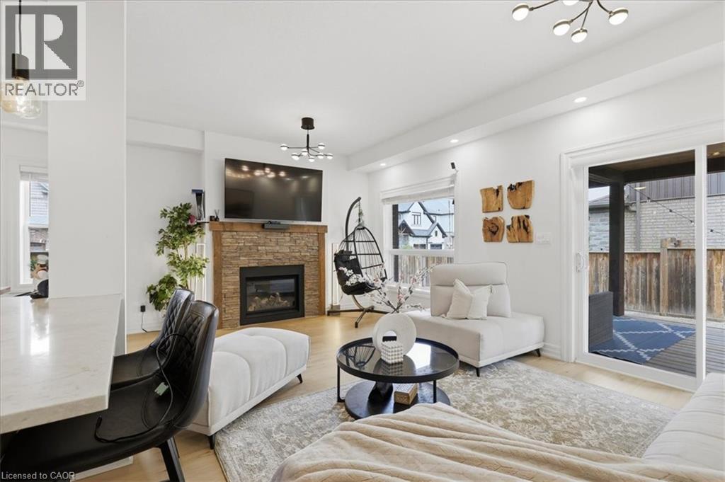 275 FALCONRIDGE Drive - Image 7