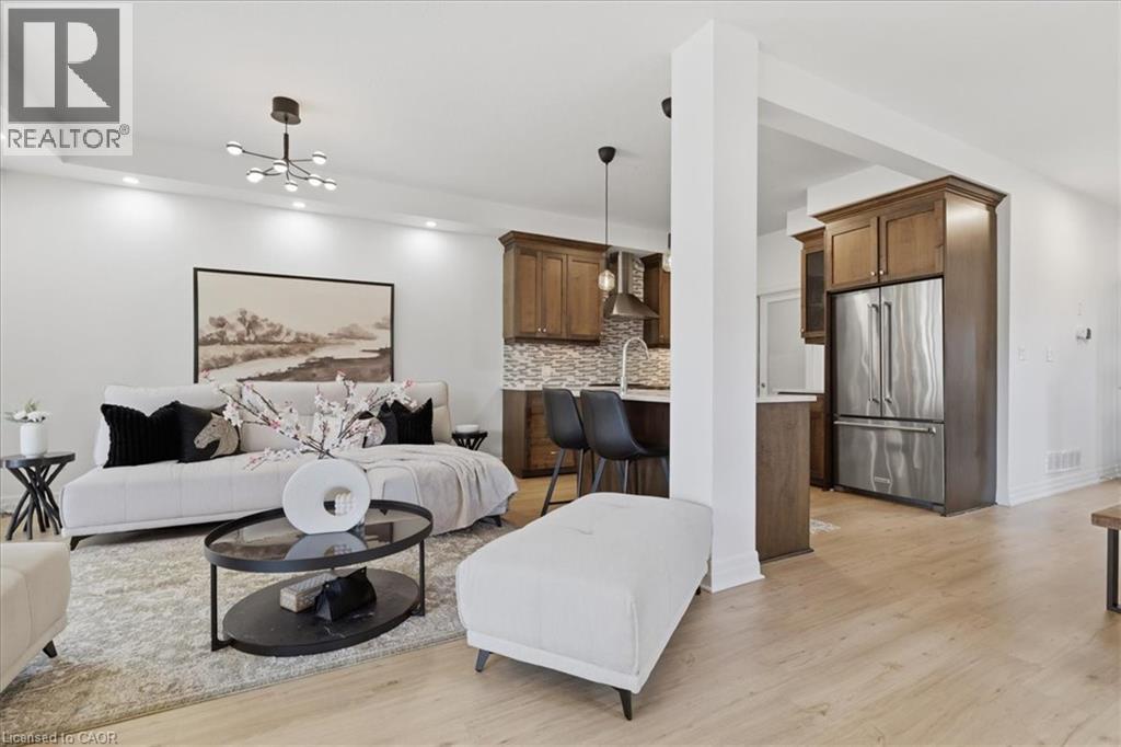 275 FALCONRIDGE Drive — photo 3
