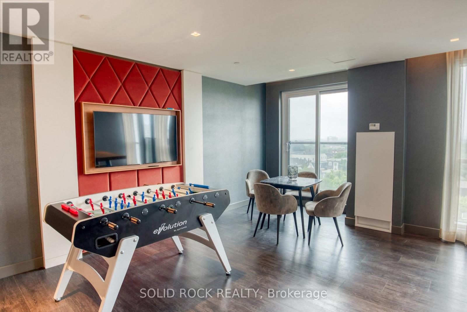 #306 560 RIDEAU STREET - 22