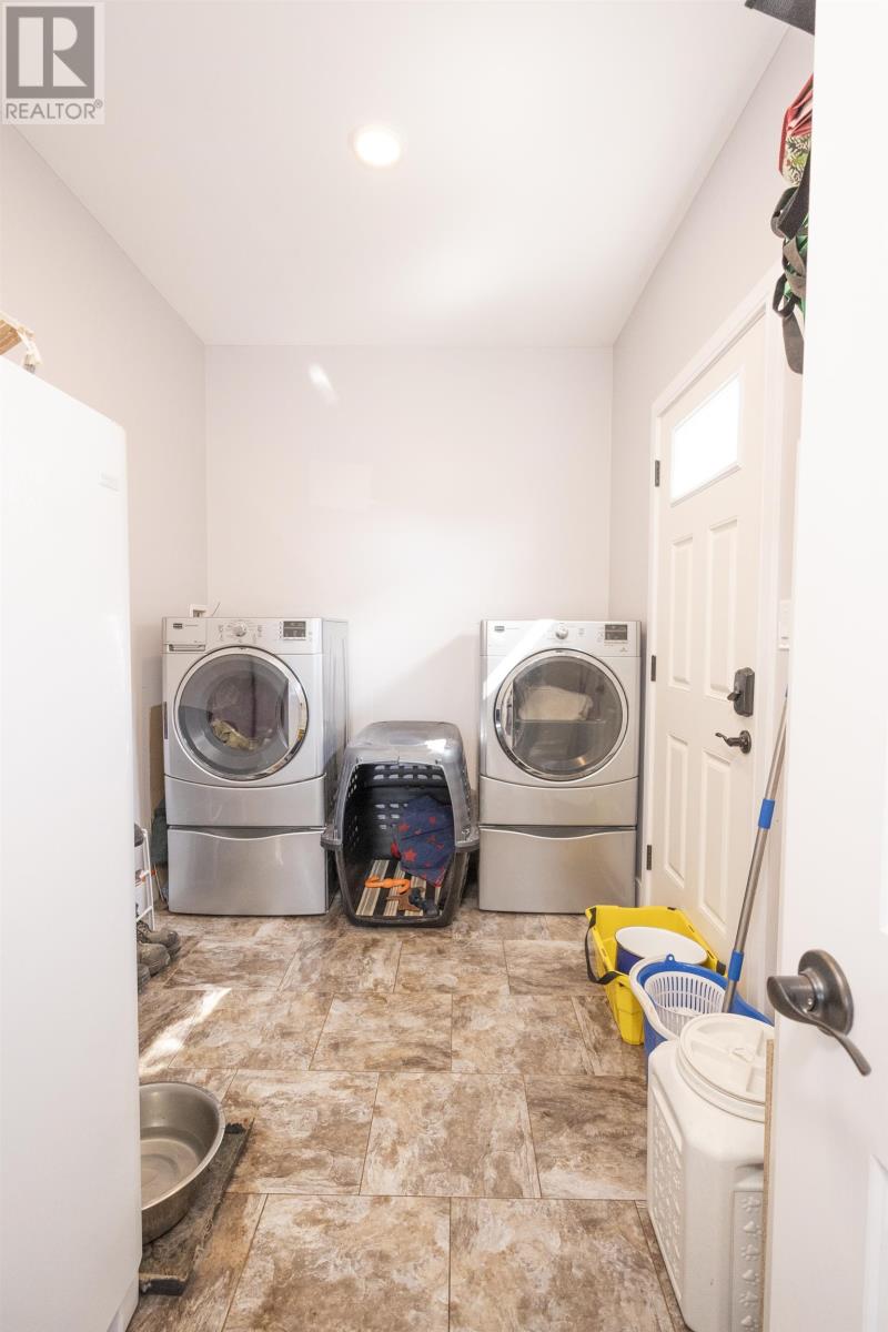 145 Dogwood CRES - 36