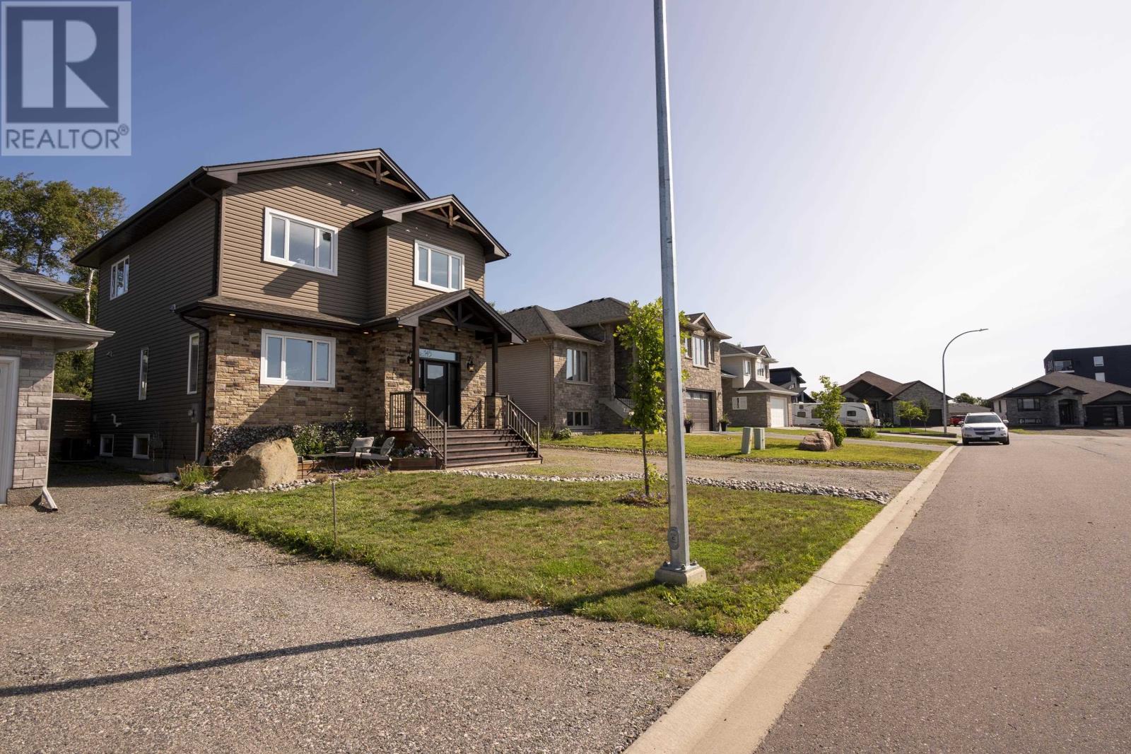 145 Dogwood CRES - Image 38