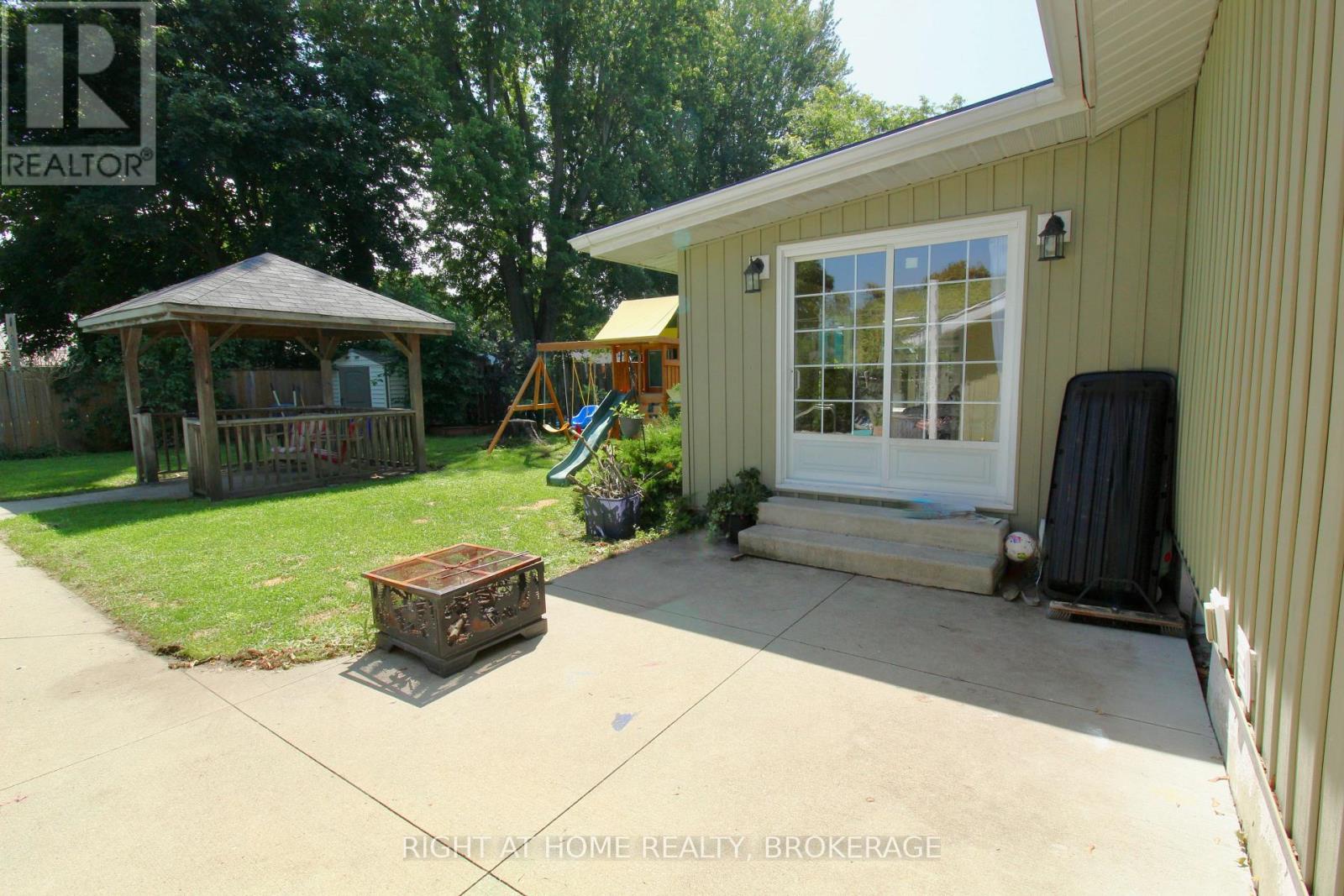 711 JOHN STREET - Image 33