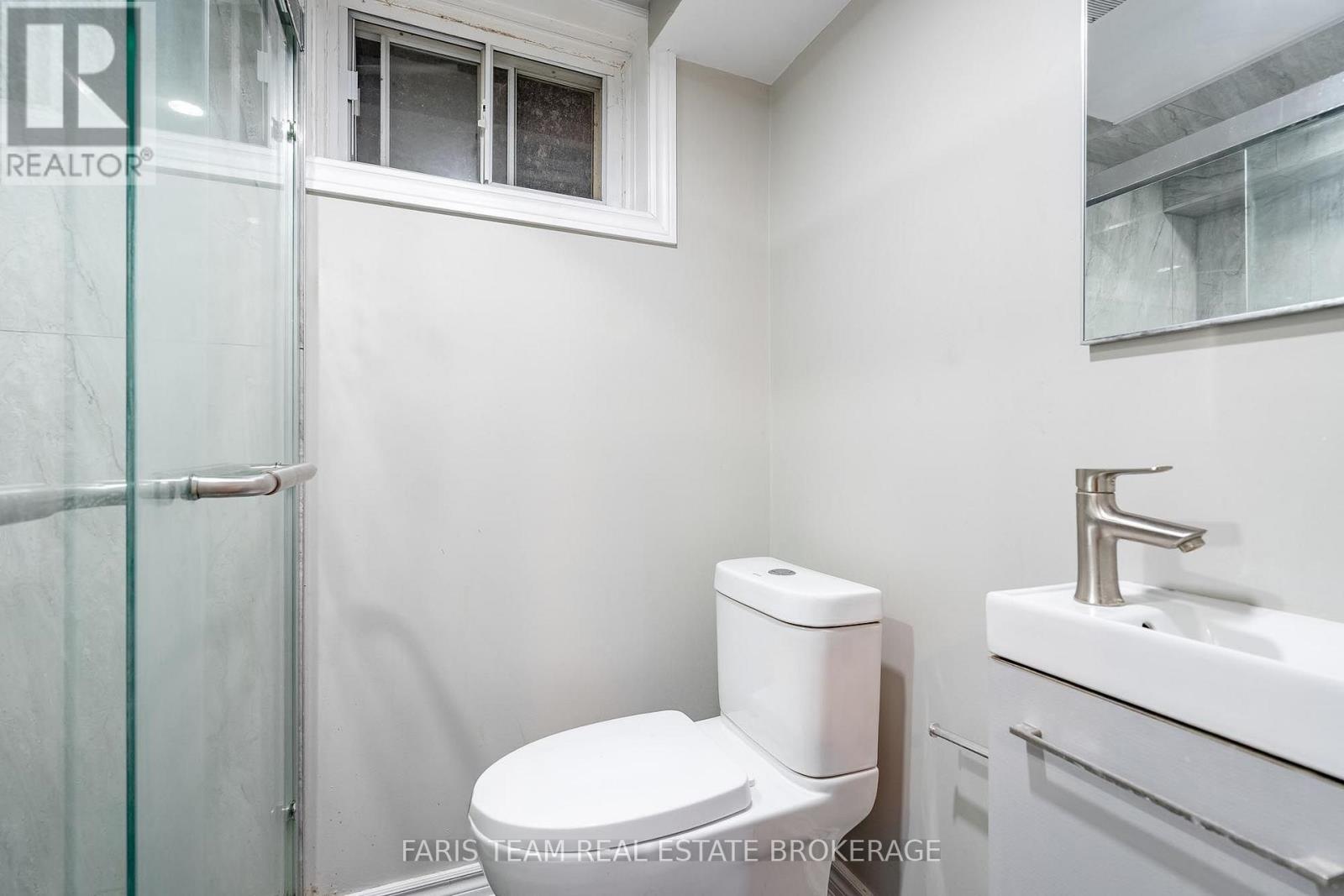 58 CHAUCER CRESCENT - 23