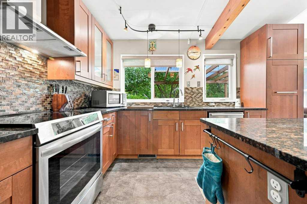 6 Varcourt Place NW - 13