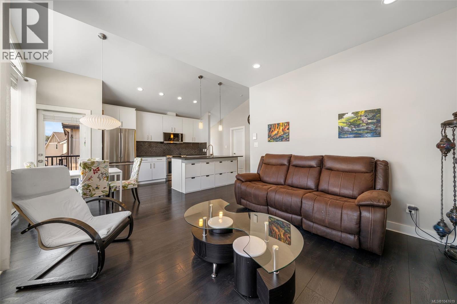 1005 Boeing Close, Langford