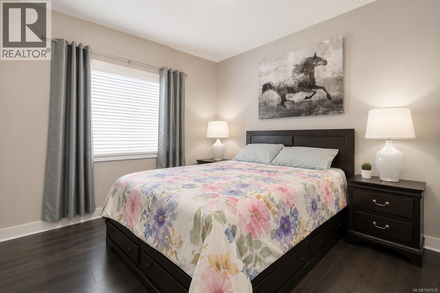 1005 Boeing Close - 14