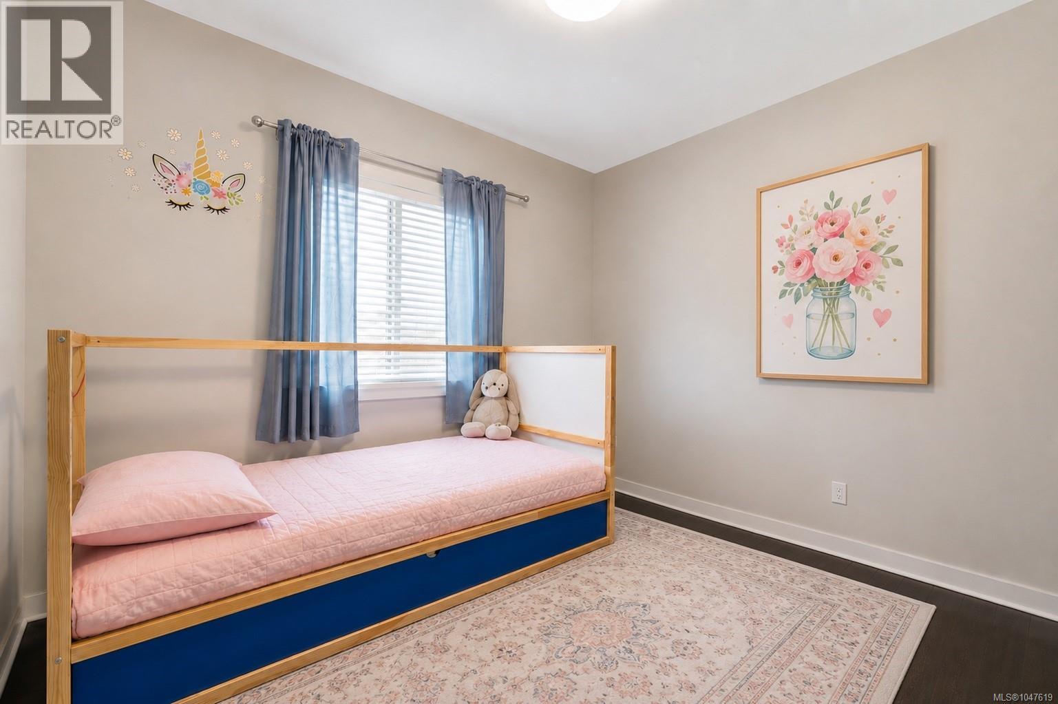 1005 Boeing Close, Langford