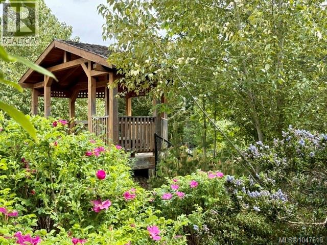 1005 Boeing Close, Langford