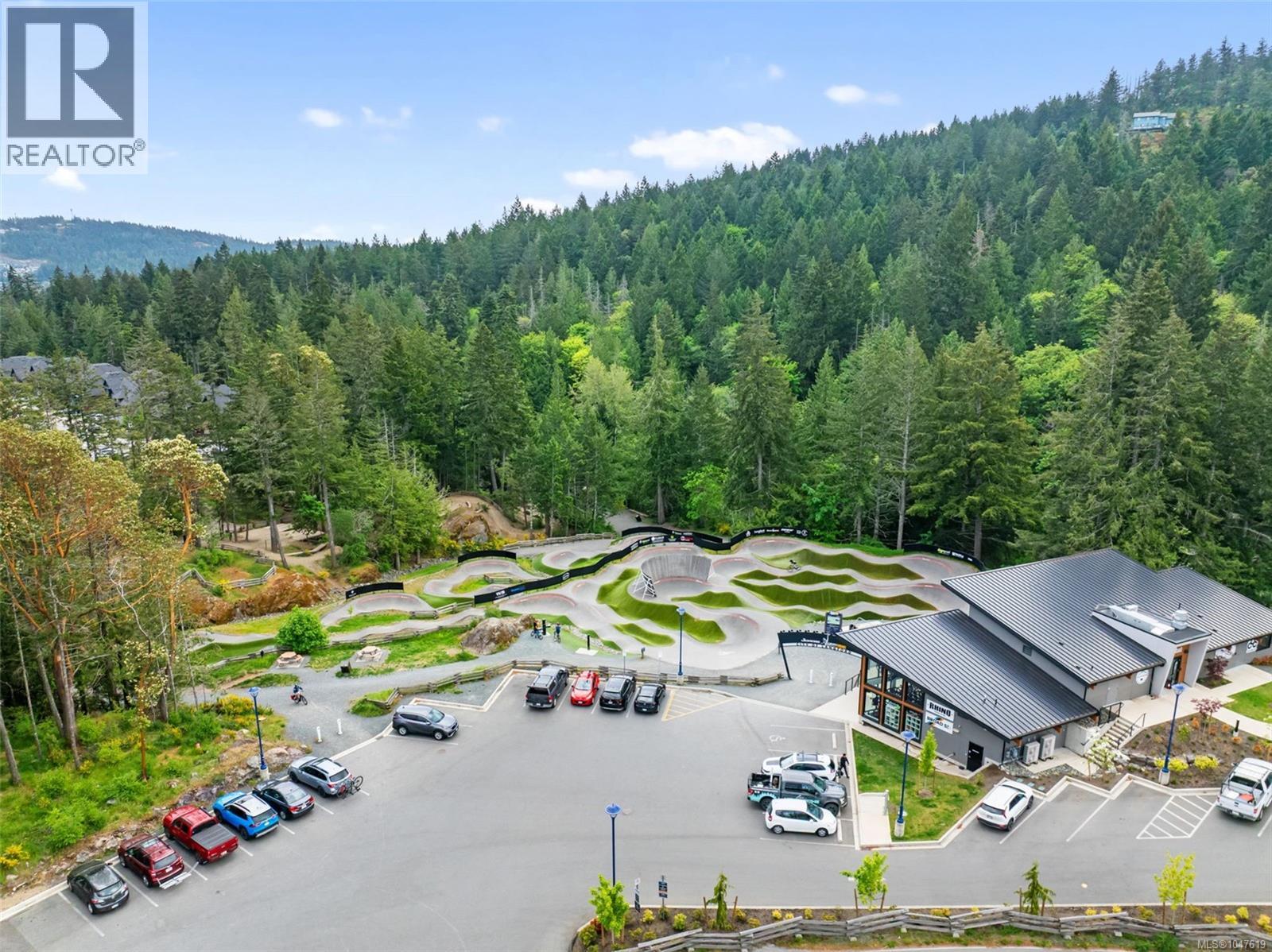 1005 Boeing Close, Langford