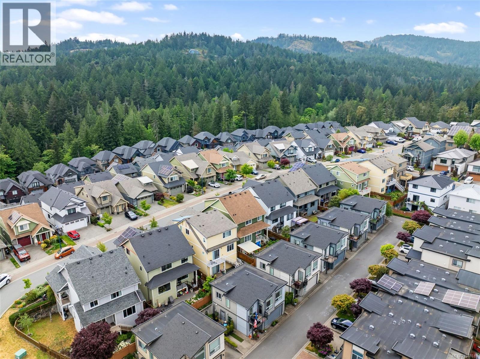1005 Boeing Close, Langford