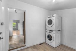 1129 Pritchard Avenue, Winnipeg, MB R2X0G7 Photo 14