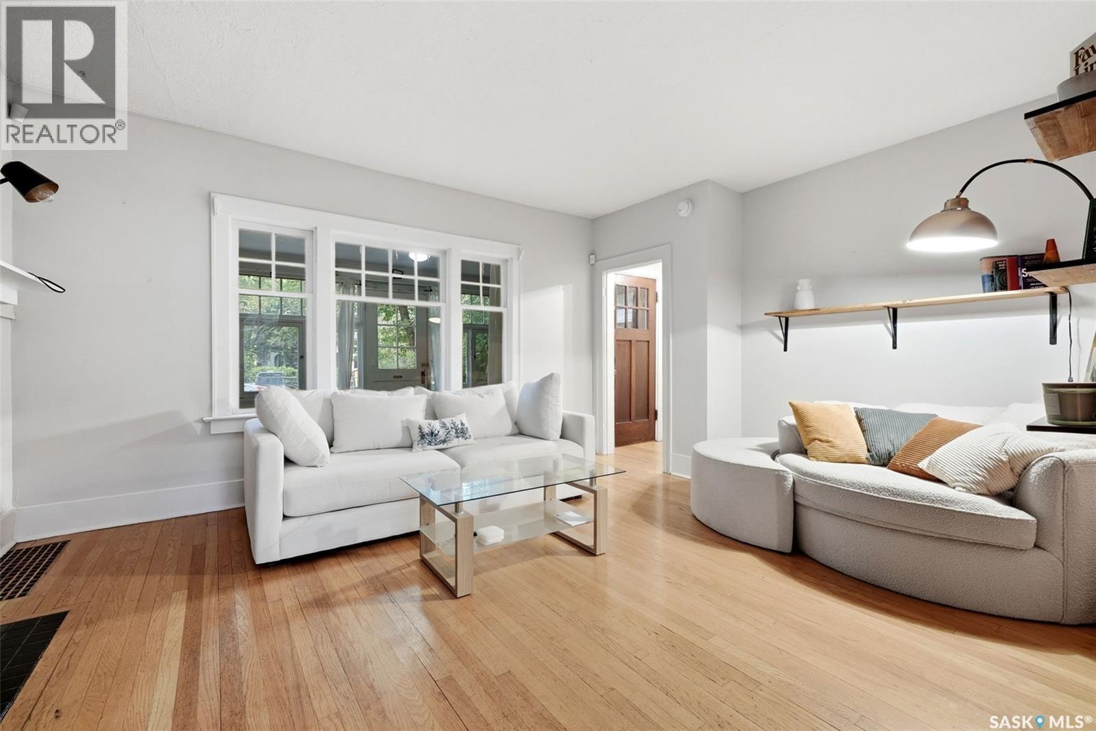 2273 Cameron STREET - Image 5