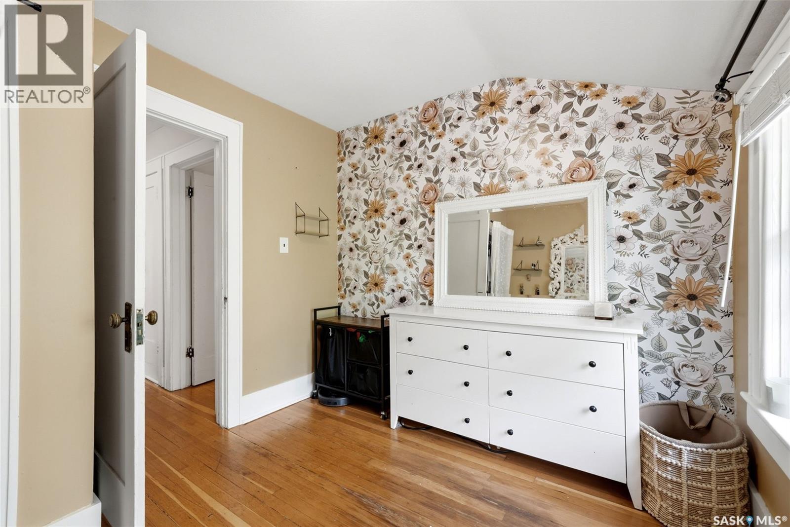 2273 Cameron STREET - Image 20