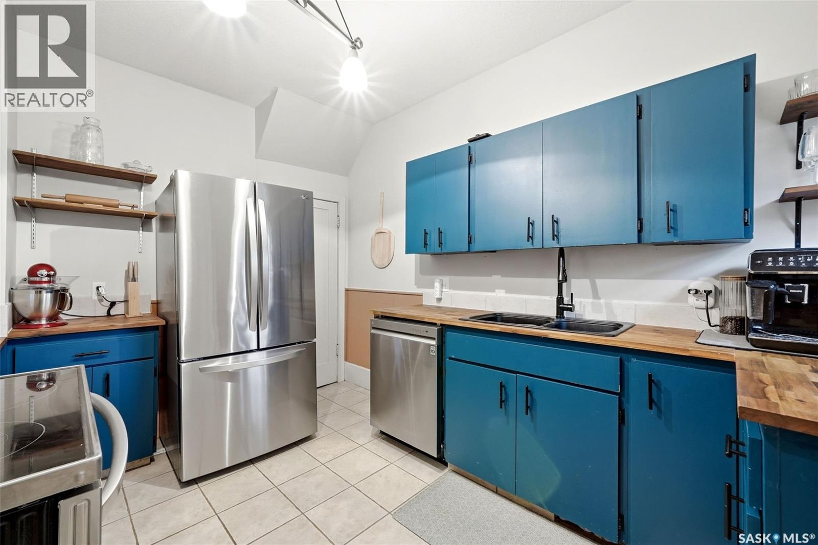 2273 Cameron STREET - Image 8