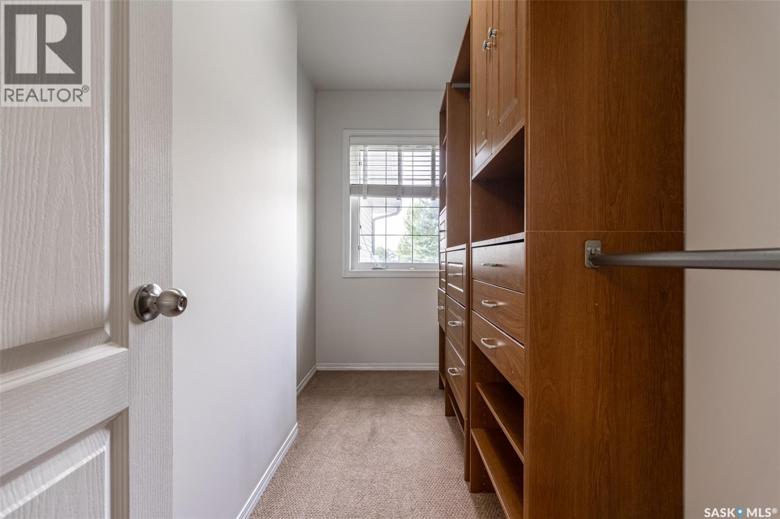 #14 110 Dulmage CRESCENT - 18