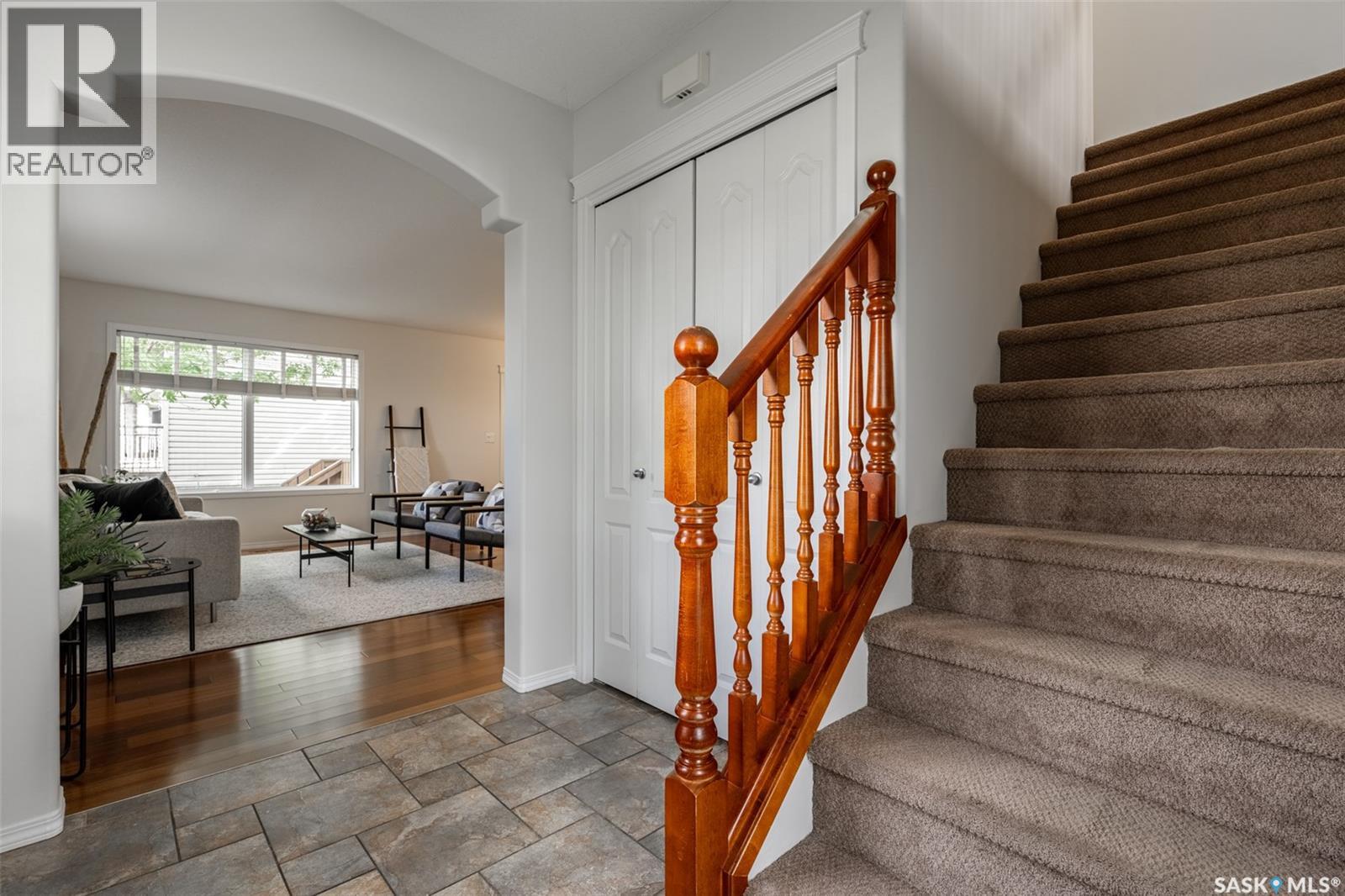 #14 110 Dulmage CRESCENT - 2