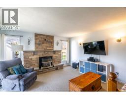 Living room - 59 Prince Arthur Avenue, Chatham, ON N7M1X5 Photo 11
