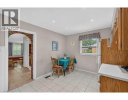 Family room - 476 East 37th Street, Hamilton, ON L8V4B9 Photo 12