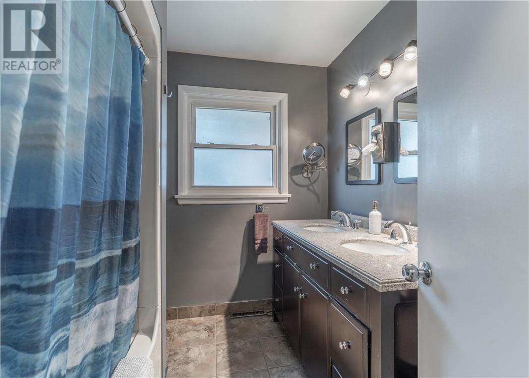 1786 Latimer Crescent - Image 19
