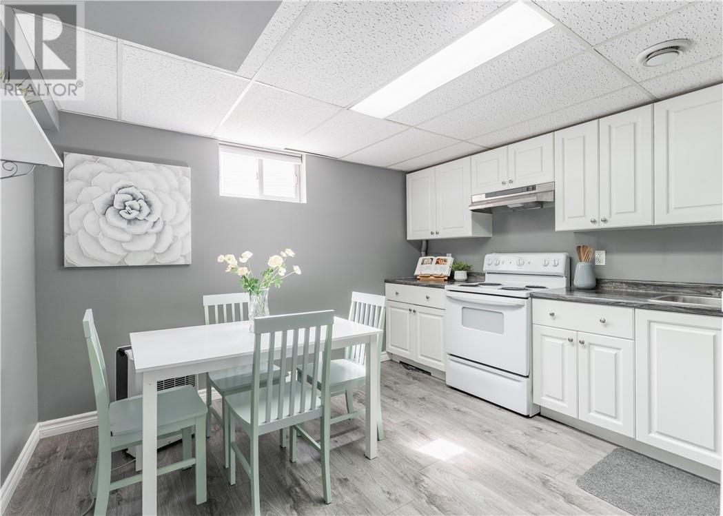 1786 Latimer Crescent - 23