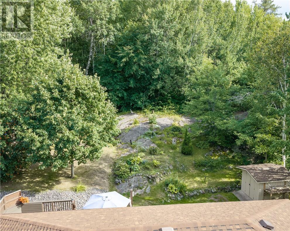 1786 Latimer Crescent - 32