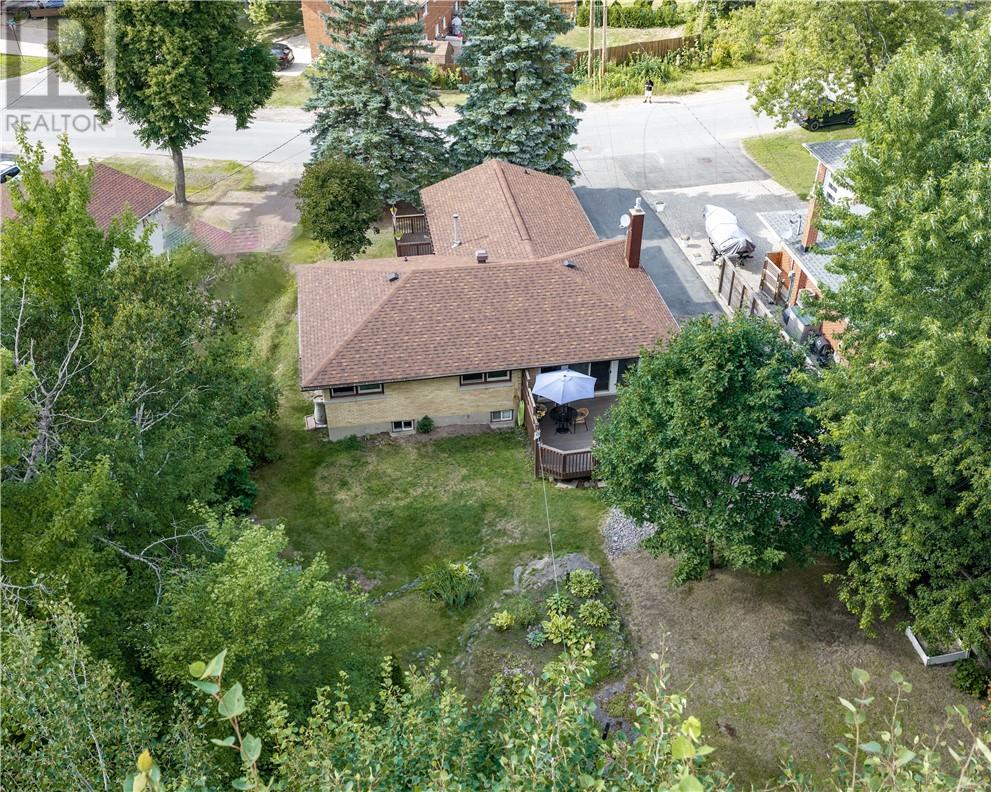1786 Latimer Crescent - Image 33