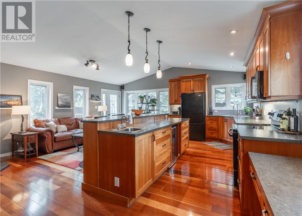 1786 Latimer Crescent - 6