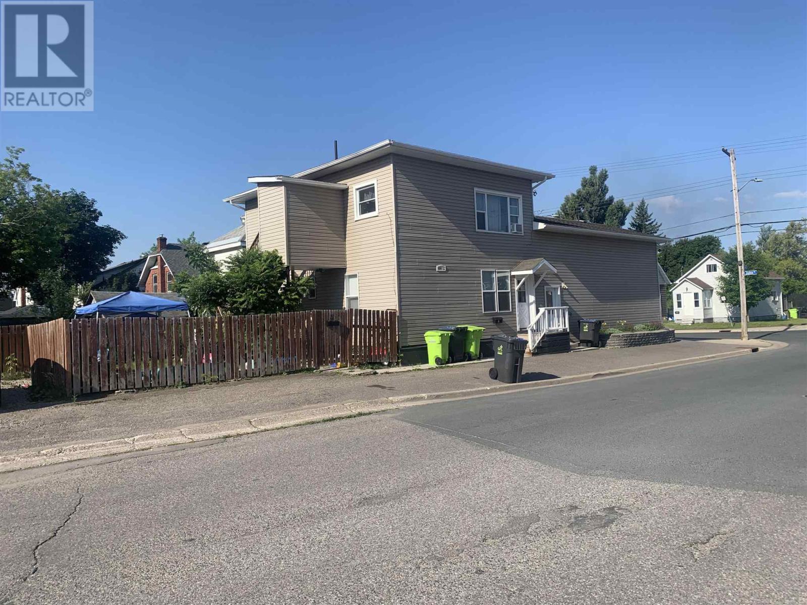 464 John ST - 2
