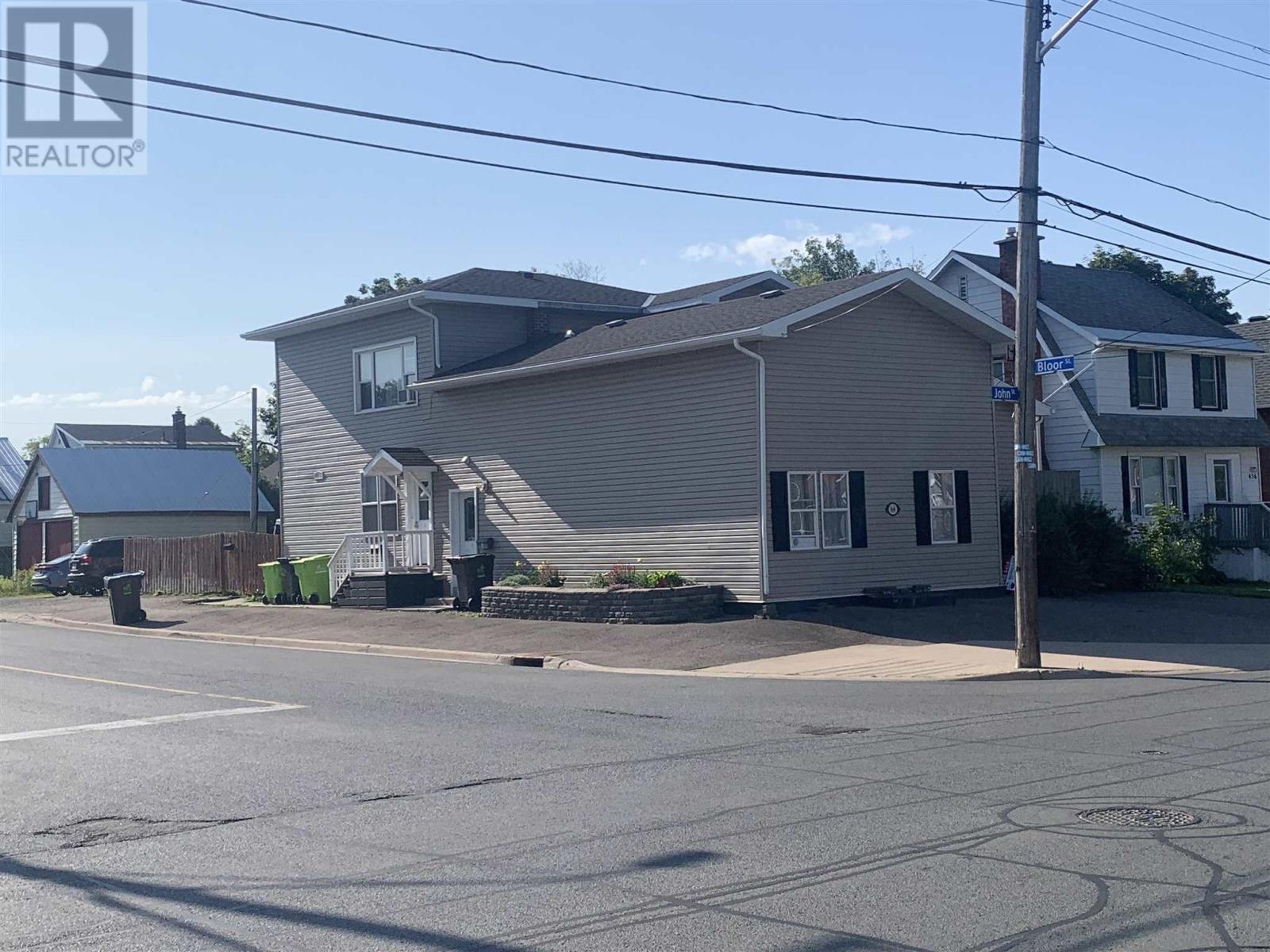 464 John ST - 5
