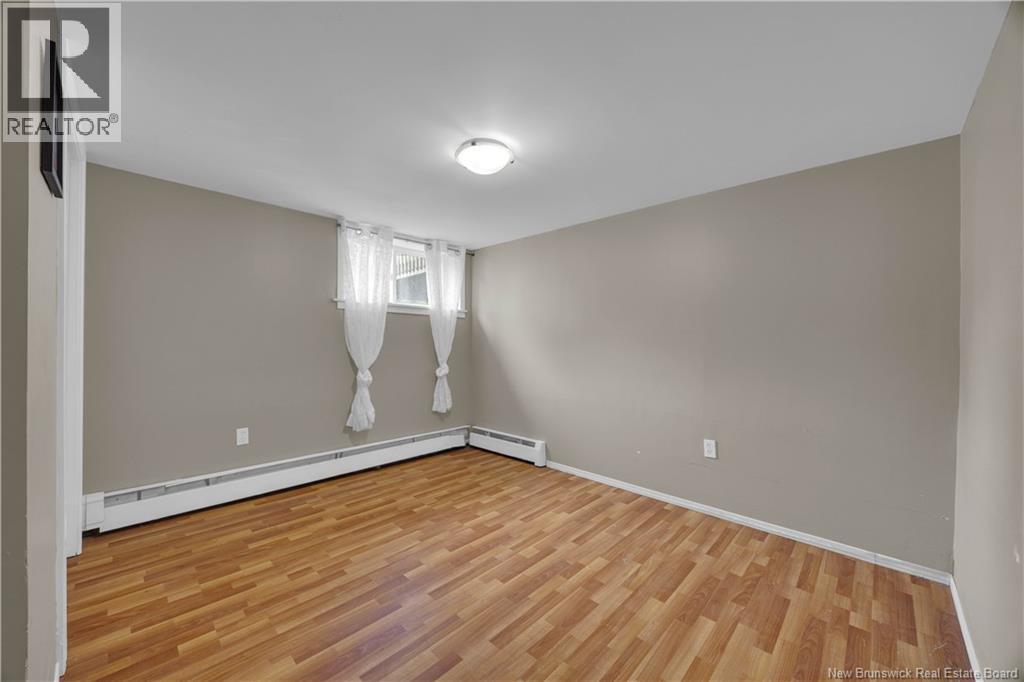 581 Michael Crescent - Image 24