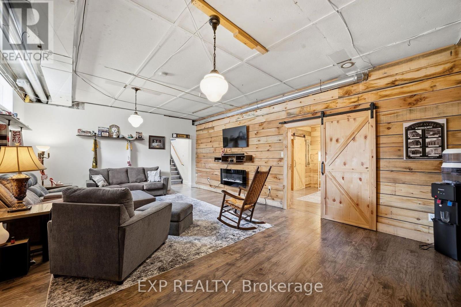 51181 BROADWAY STREET - Image 22