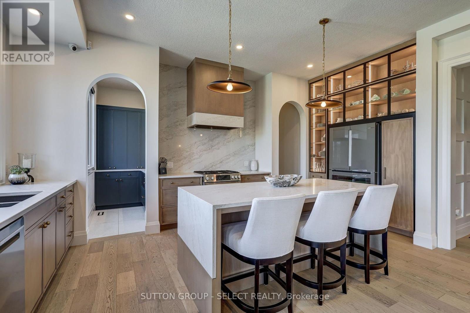239 FOXBOROUGH PLACE - Image 11