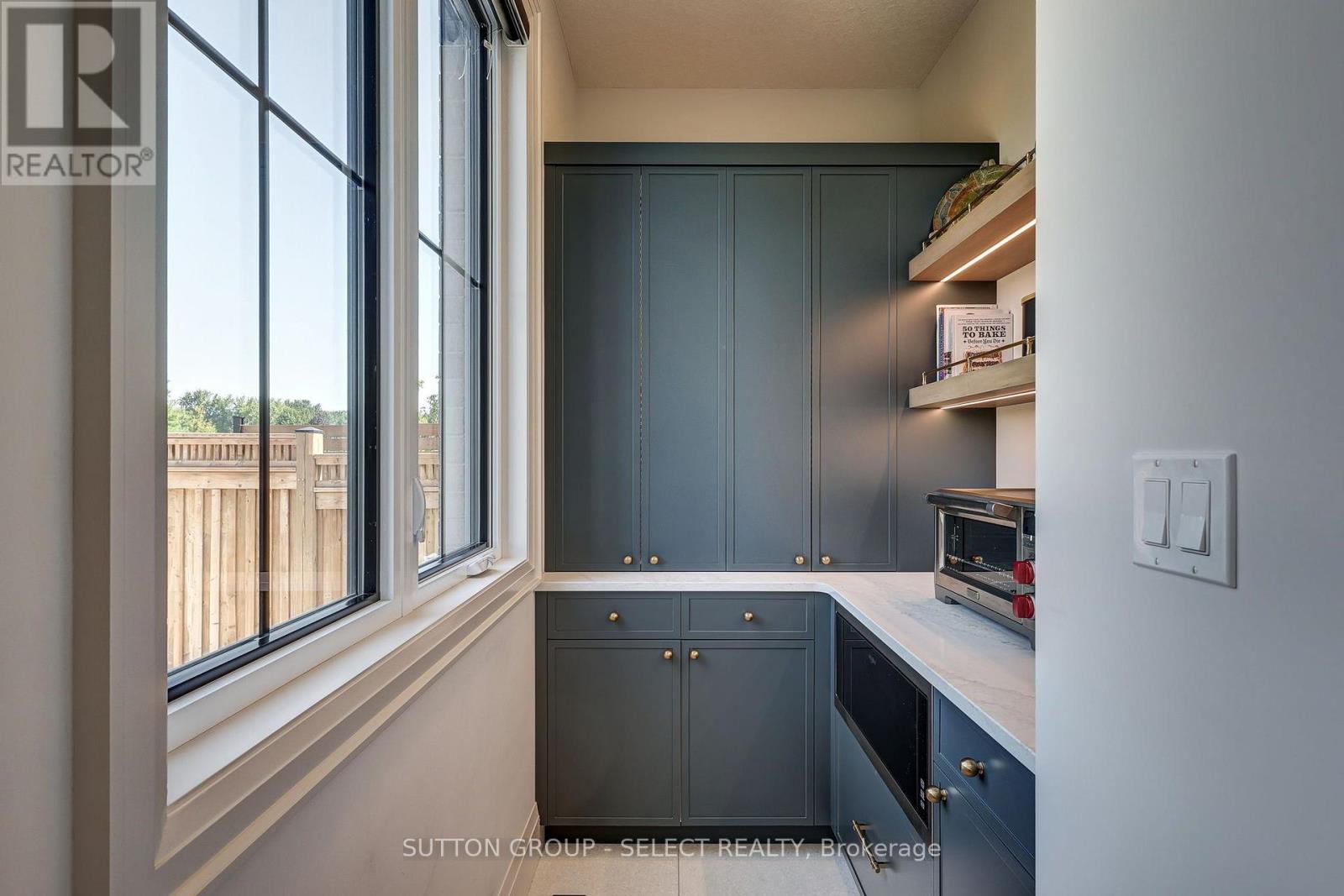 239 FOXBOROUGH PLACE - Image 15
