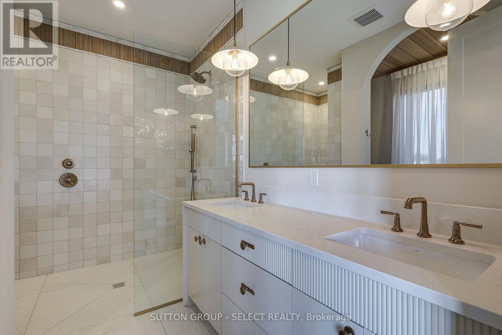 239 FOXBOROUGH PLACE - 25