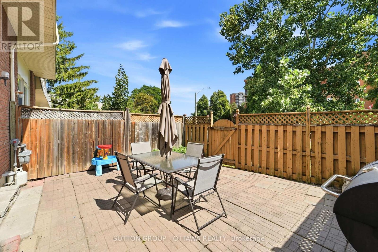 #71 2415 SOUTHVALE CRESCENT - Image 35