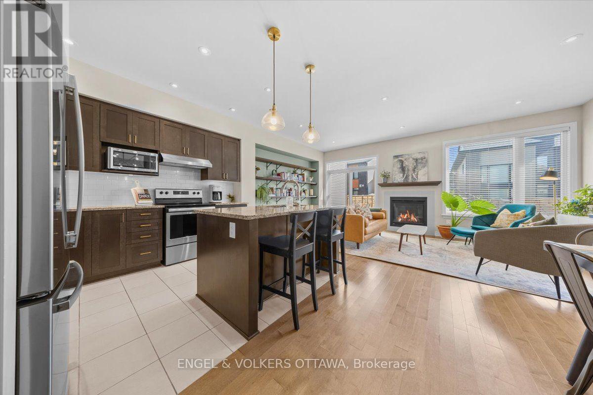 556 TRIANGLE STREET - Image 12