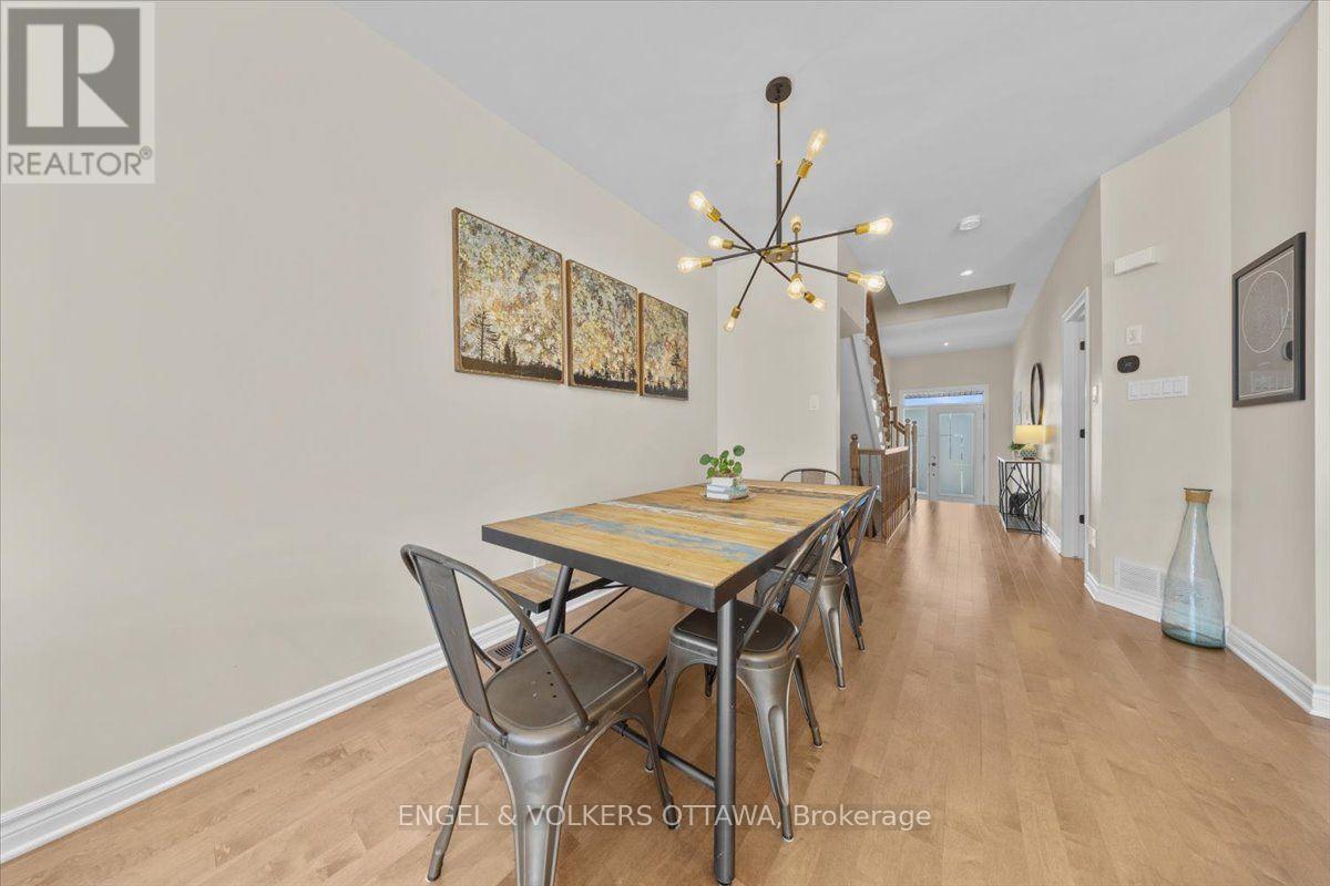 556 TRIANGLE STREET - Image 8