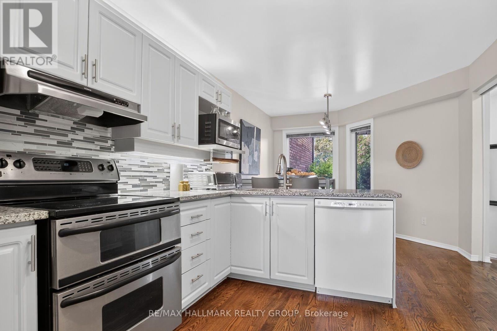 19 WINDEYER CRESCENT - Image 12