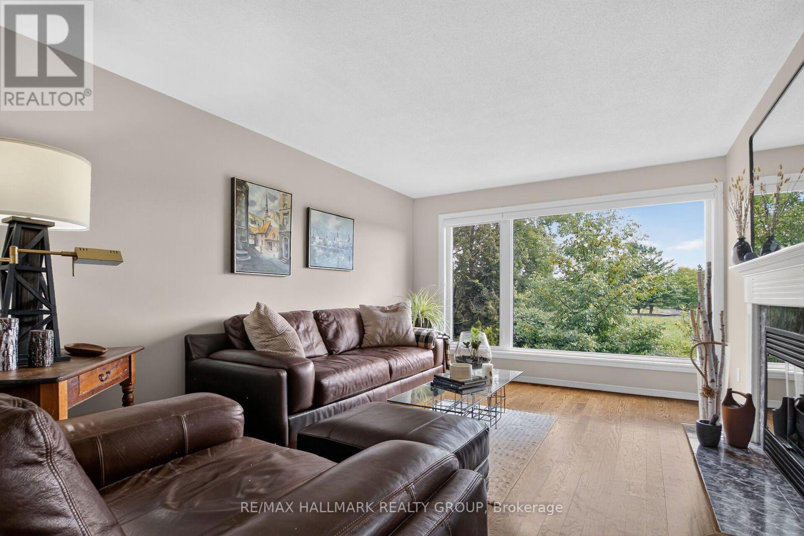 19 WINDEYER CRESCENT - 5
