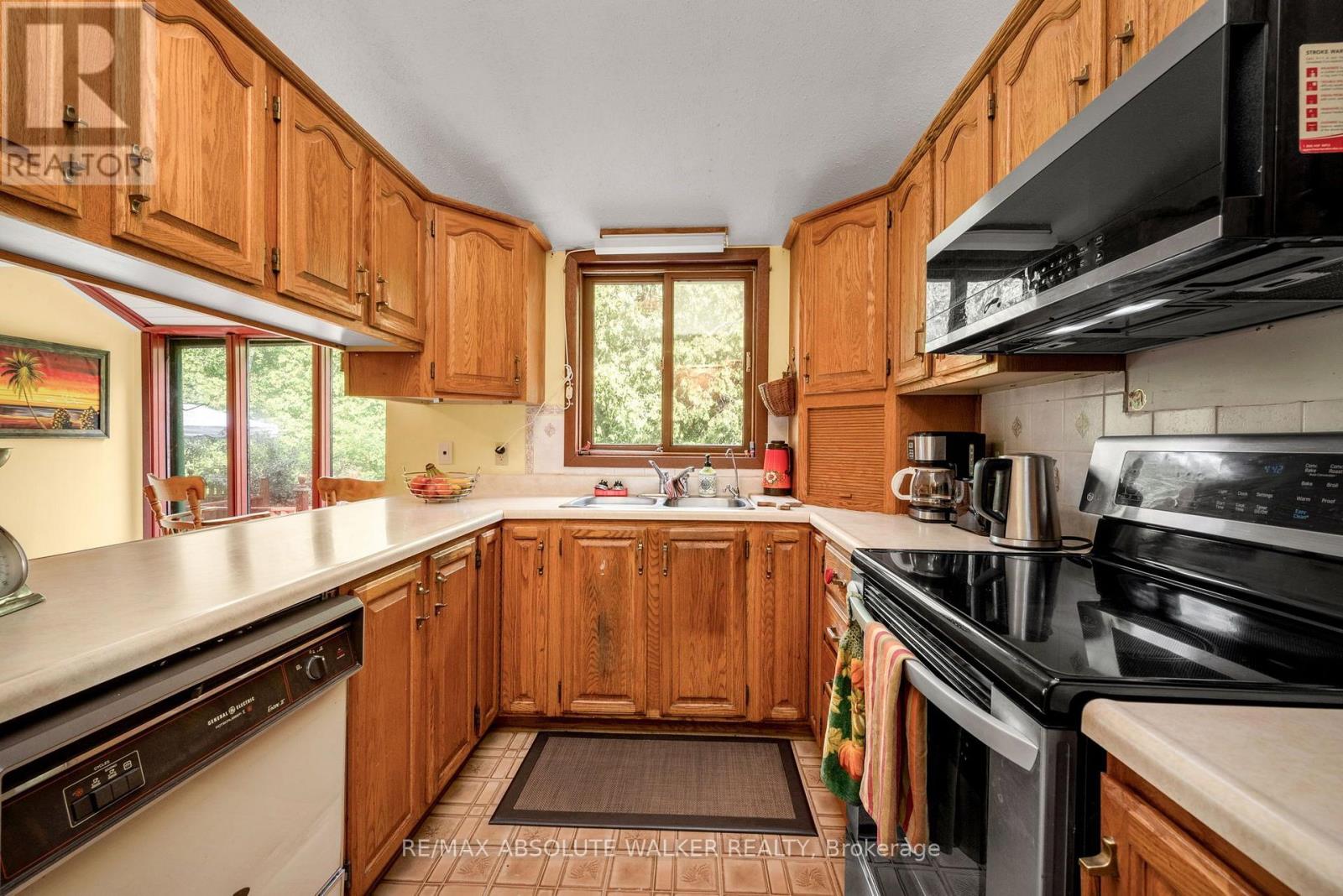 219 DEERWOOD DRIVE - Image 11