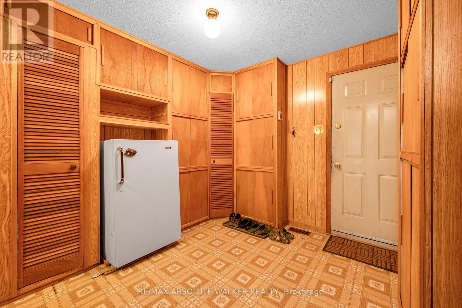 219 DEERWOOD DRIVE - Image 23