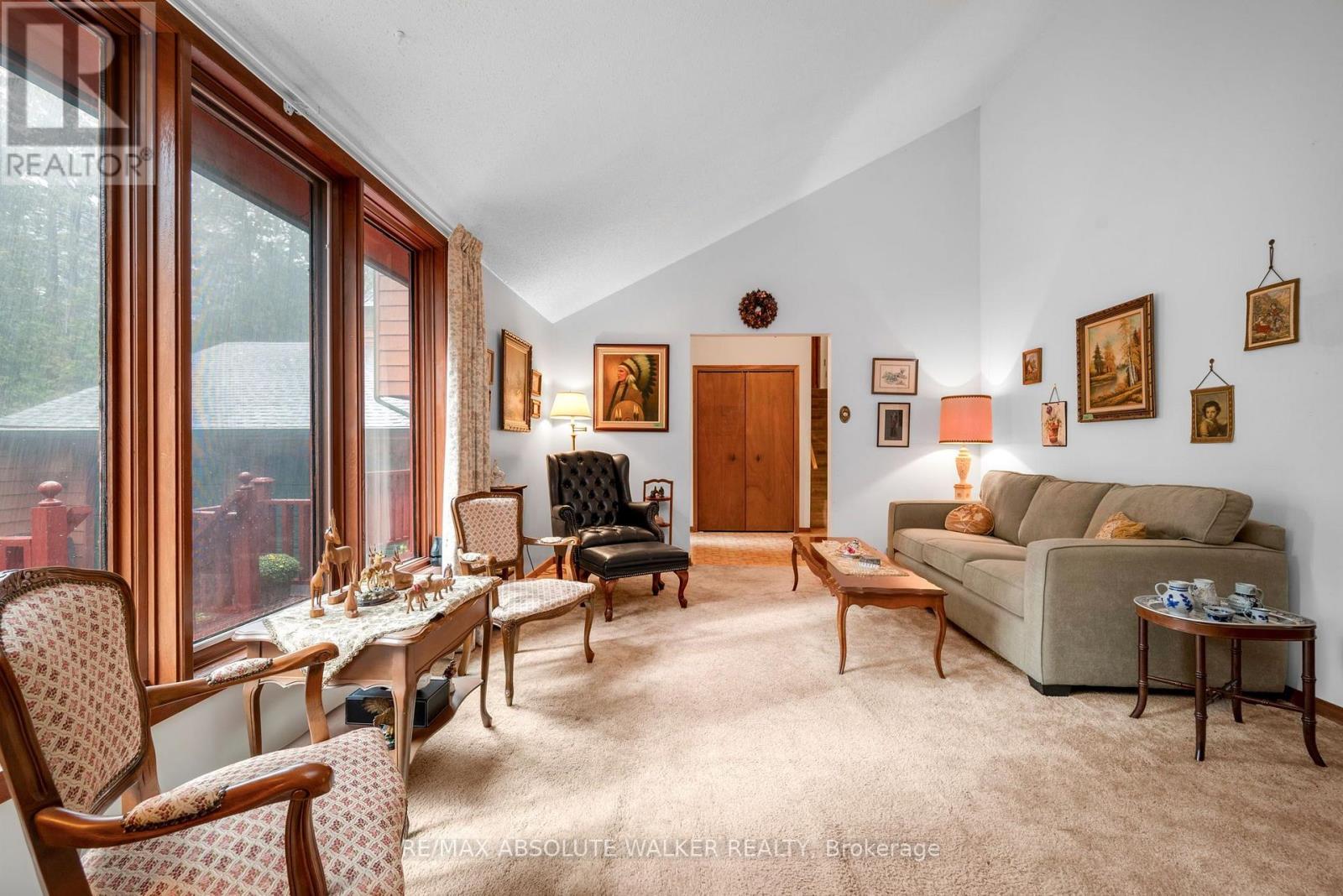 219 DEERWOOD DRIVE - Image 7