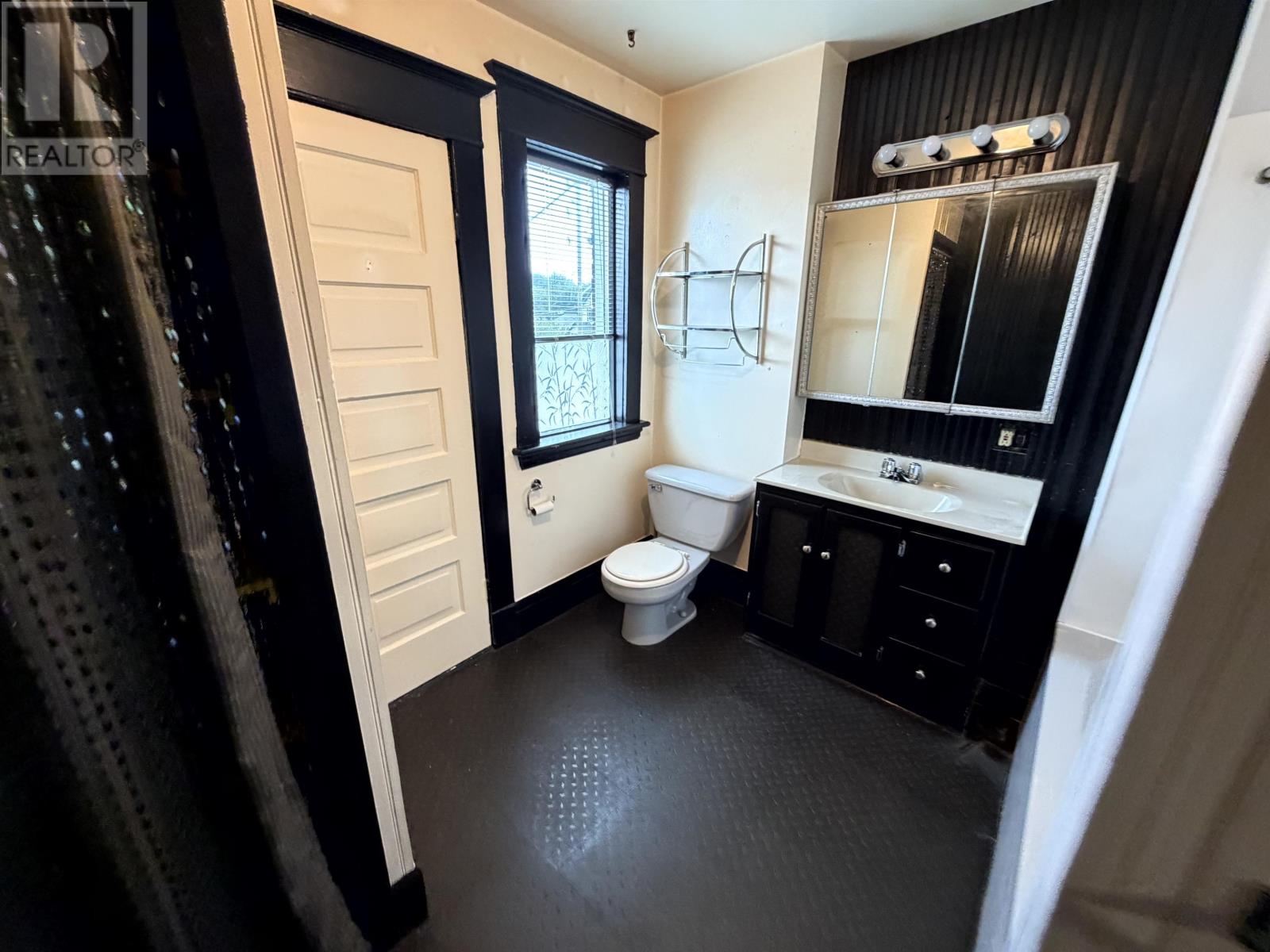 207 Norah ST S - Image 17