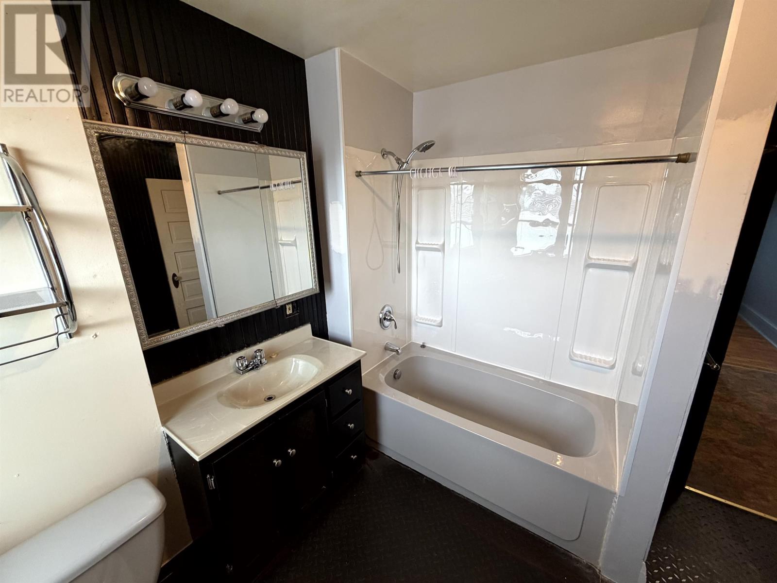 207 Norah ST S - Image 18