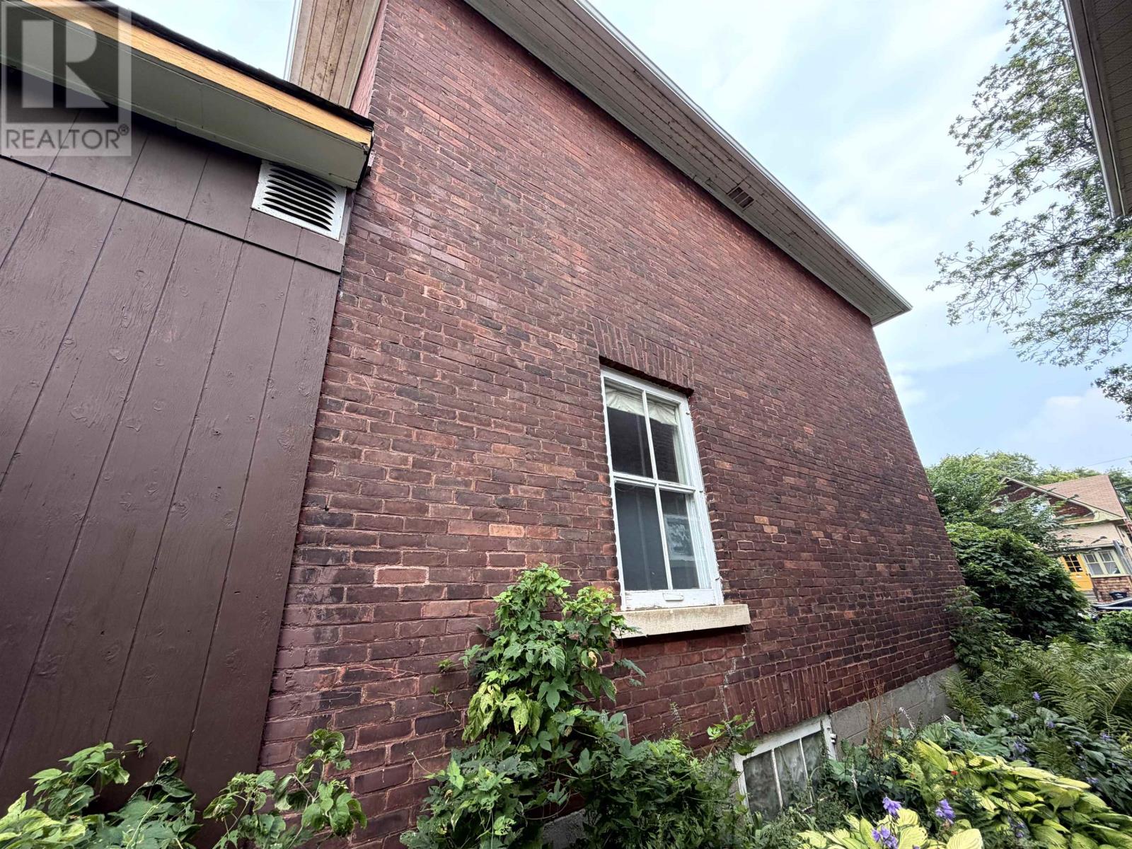 207 Norah ST S - Image 35