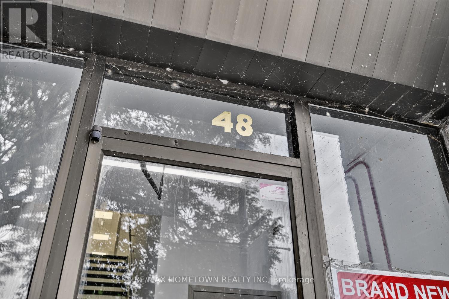 206 - 48 KING STREET E